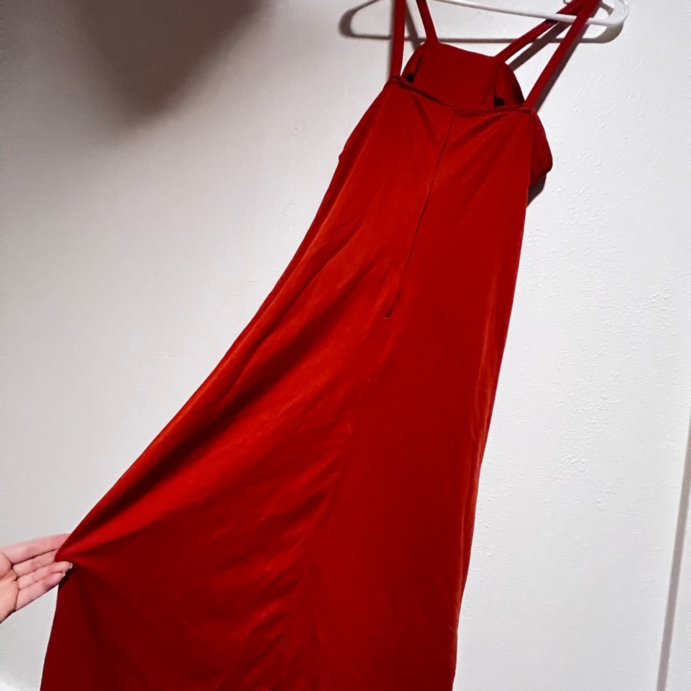 Dresses - Picture 4 of 12